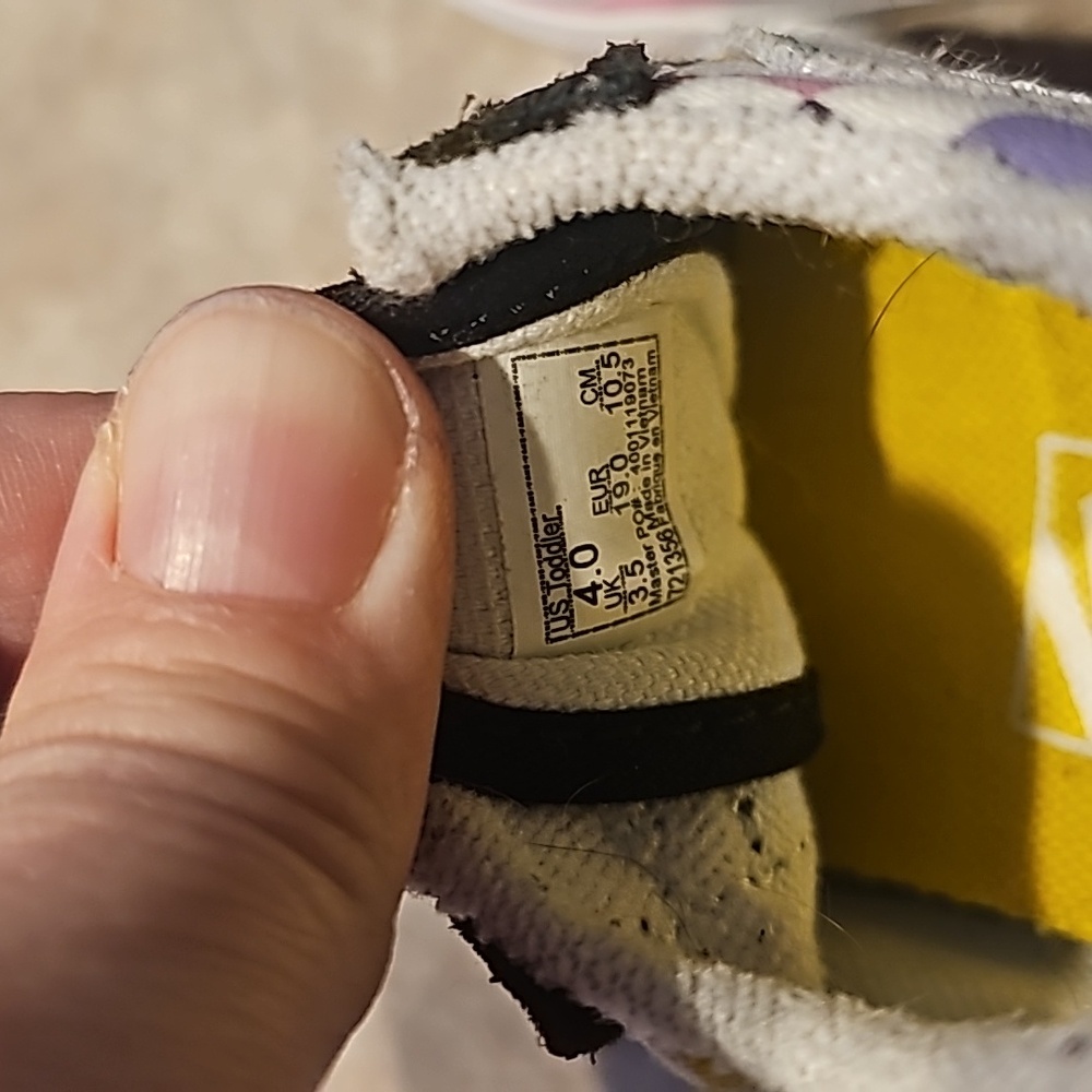 Toddler Van's sneakers, size 4 - Picture 3 of 5